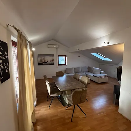 Elvis 3 Апартаменты